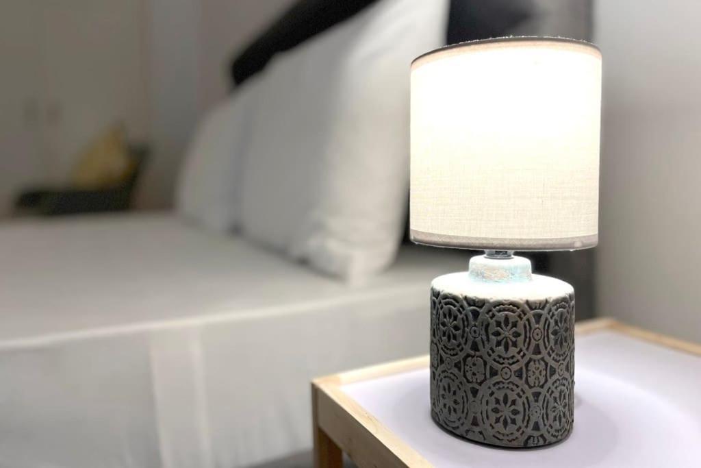 Pame Rentals - Ideal For 2 In Pagrati Athena Bagian luar foto